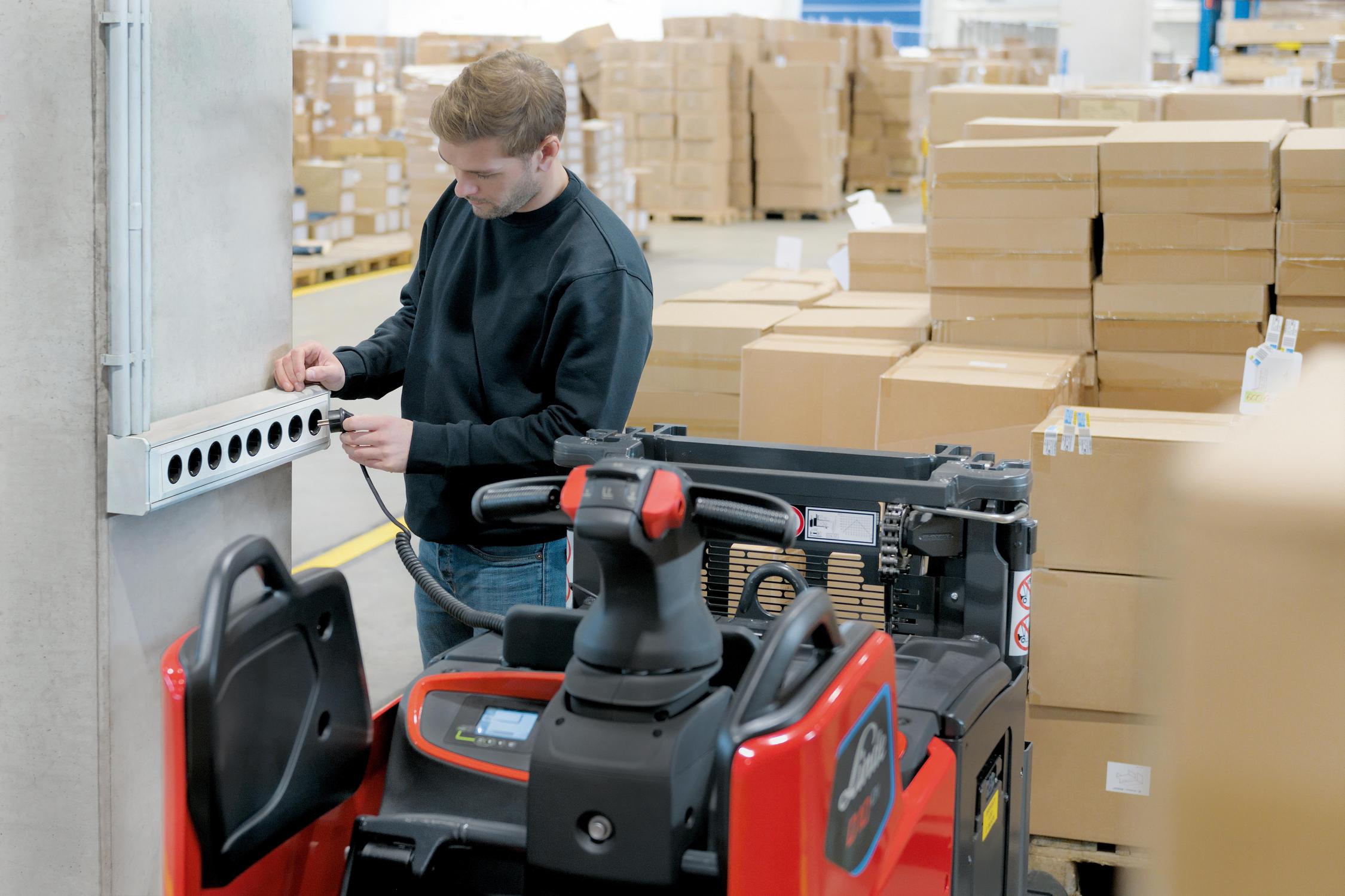 Linde lithiumion truck opladen