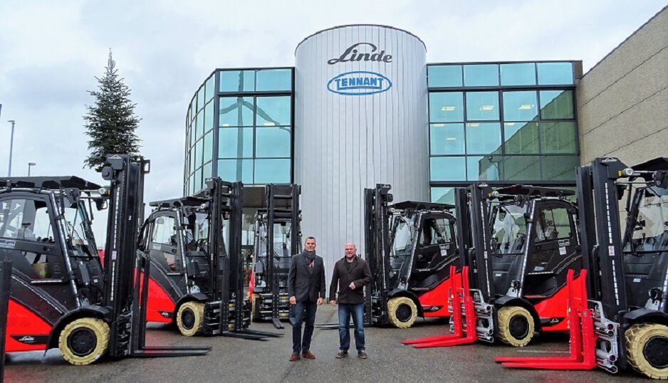 Linde heftrucks luminous bright red kleur bij pand Linde Tennant