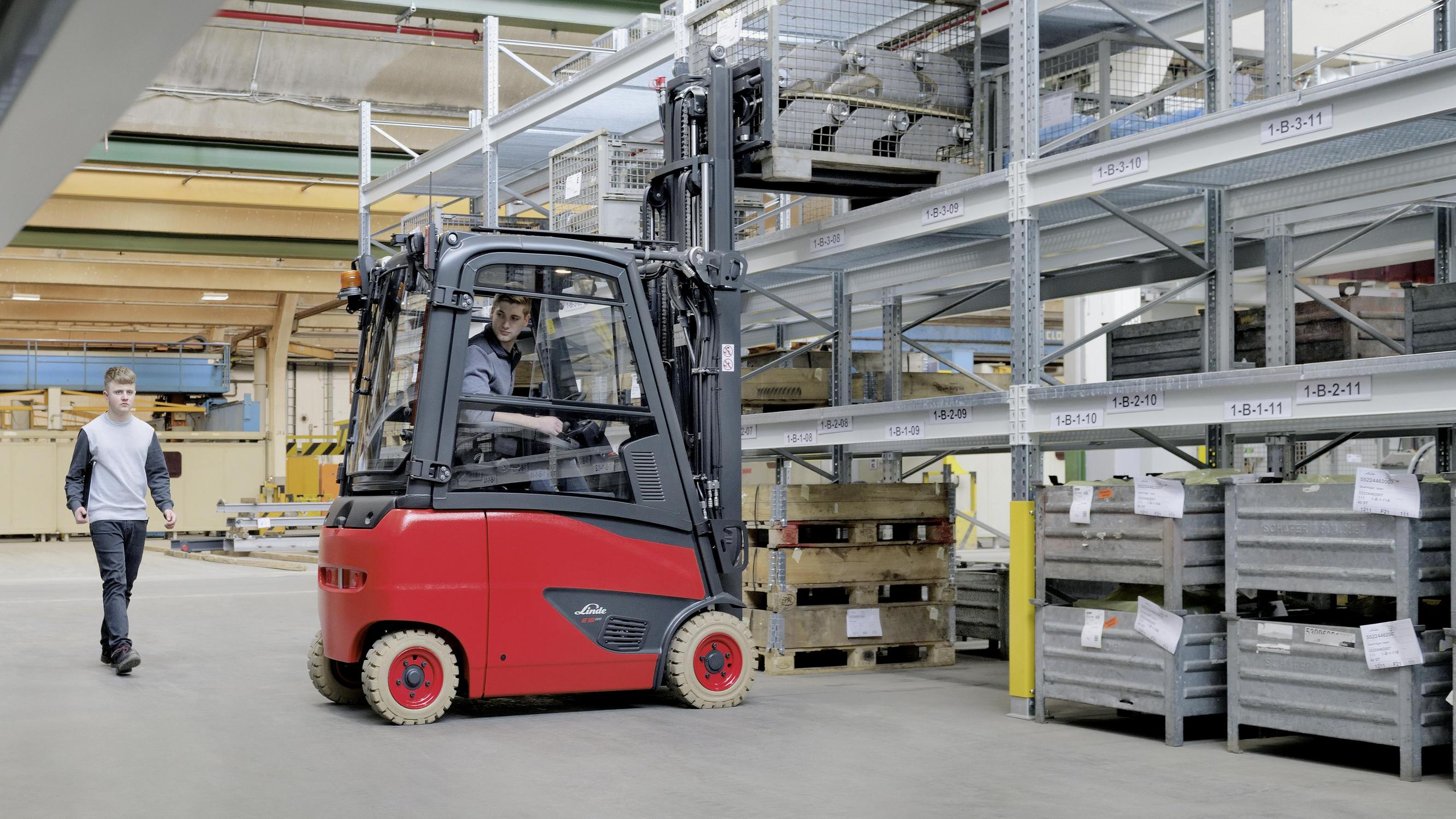 Linde Motion Detection voetganger achter heftruck