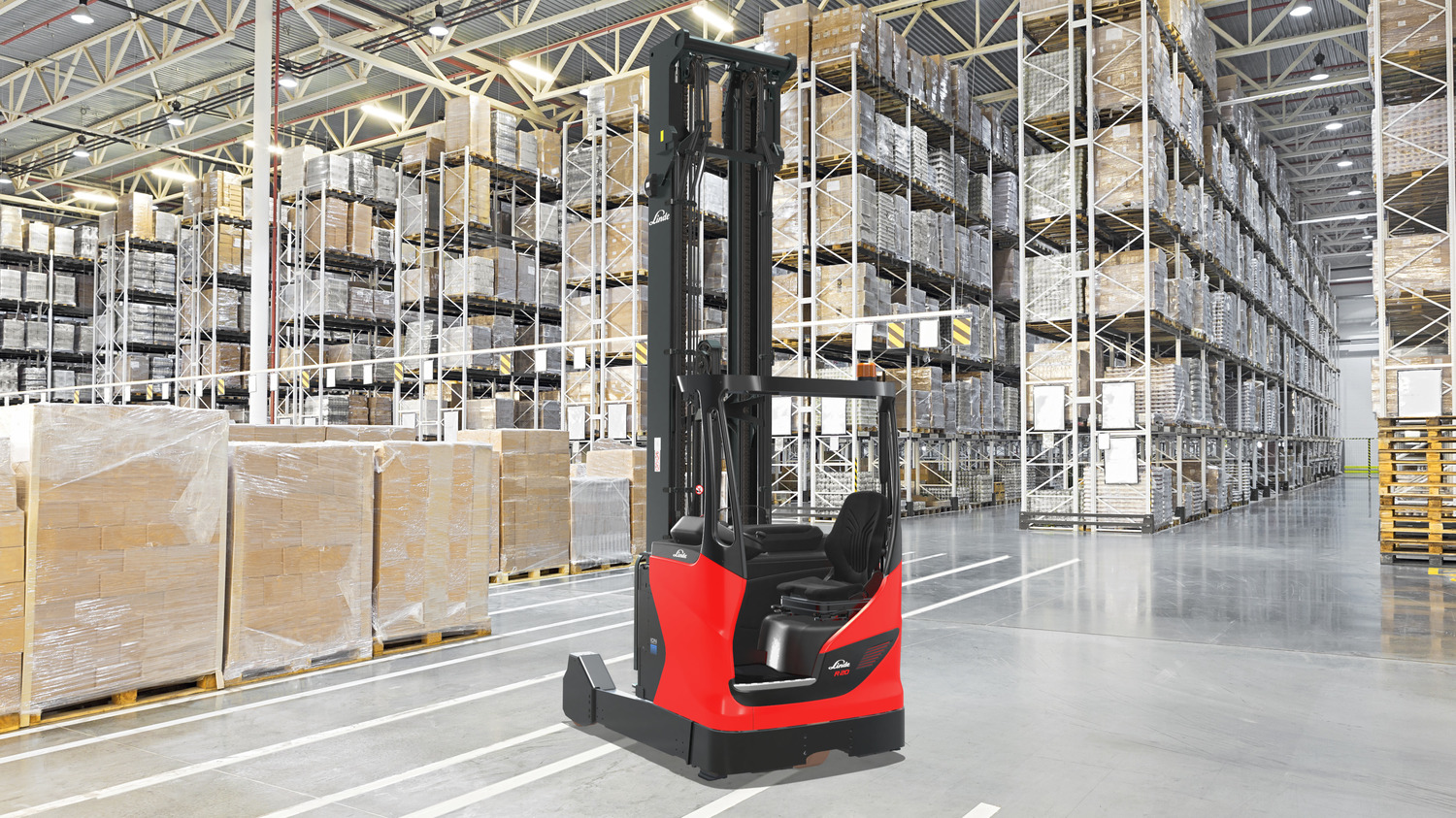 Linde R20 reachtruck met nieuwe Heavy Duty mast