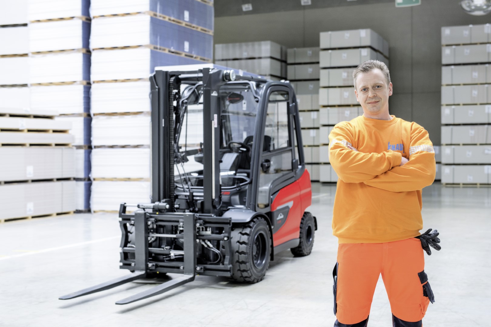 Gelukkige heftruckchauffeurs zijn efficiënte heftruckchauffeurs