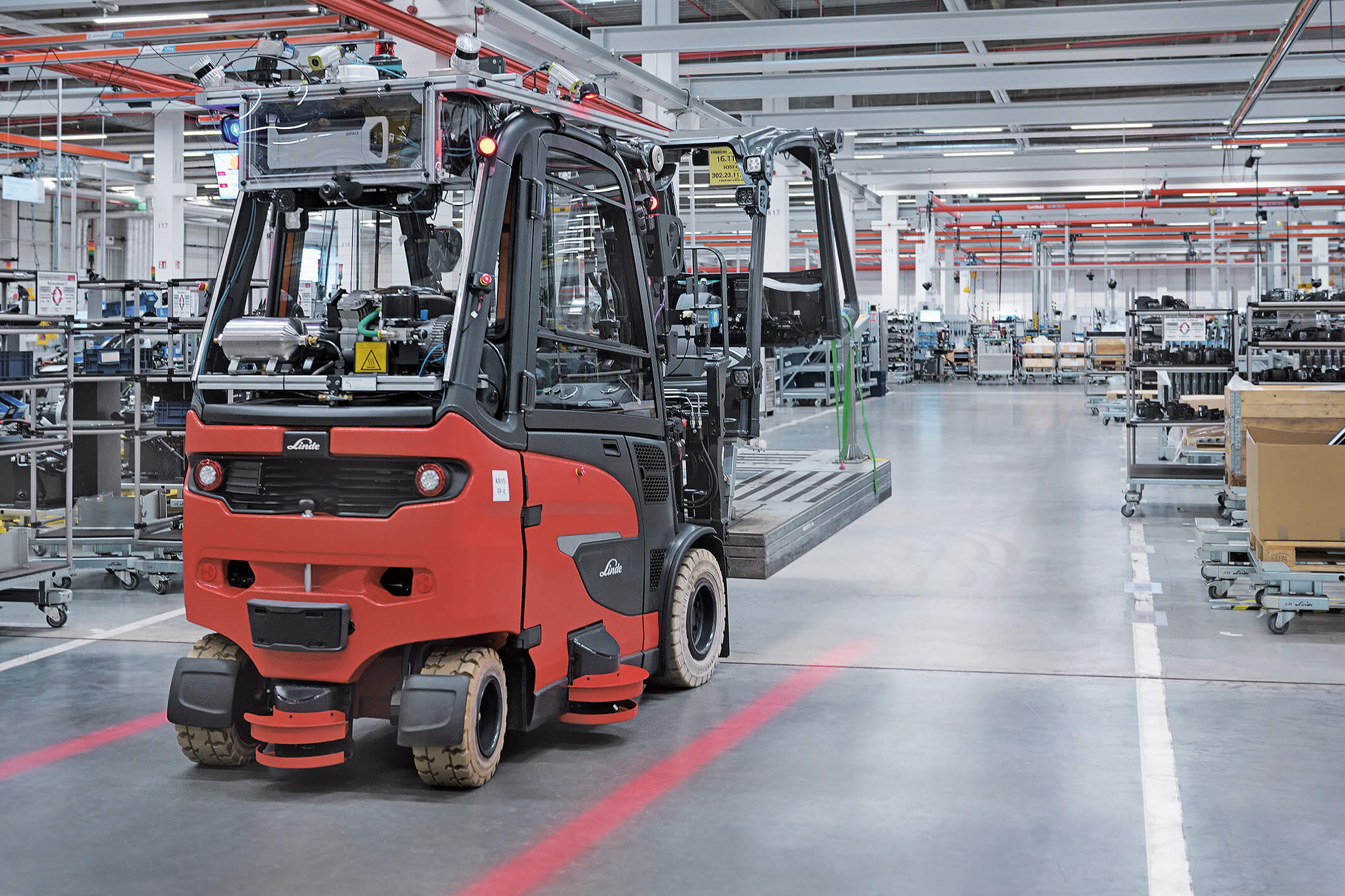 Autonome Linde heftruck in realistisch testscenario