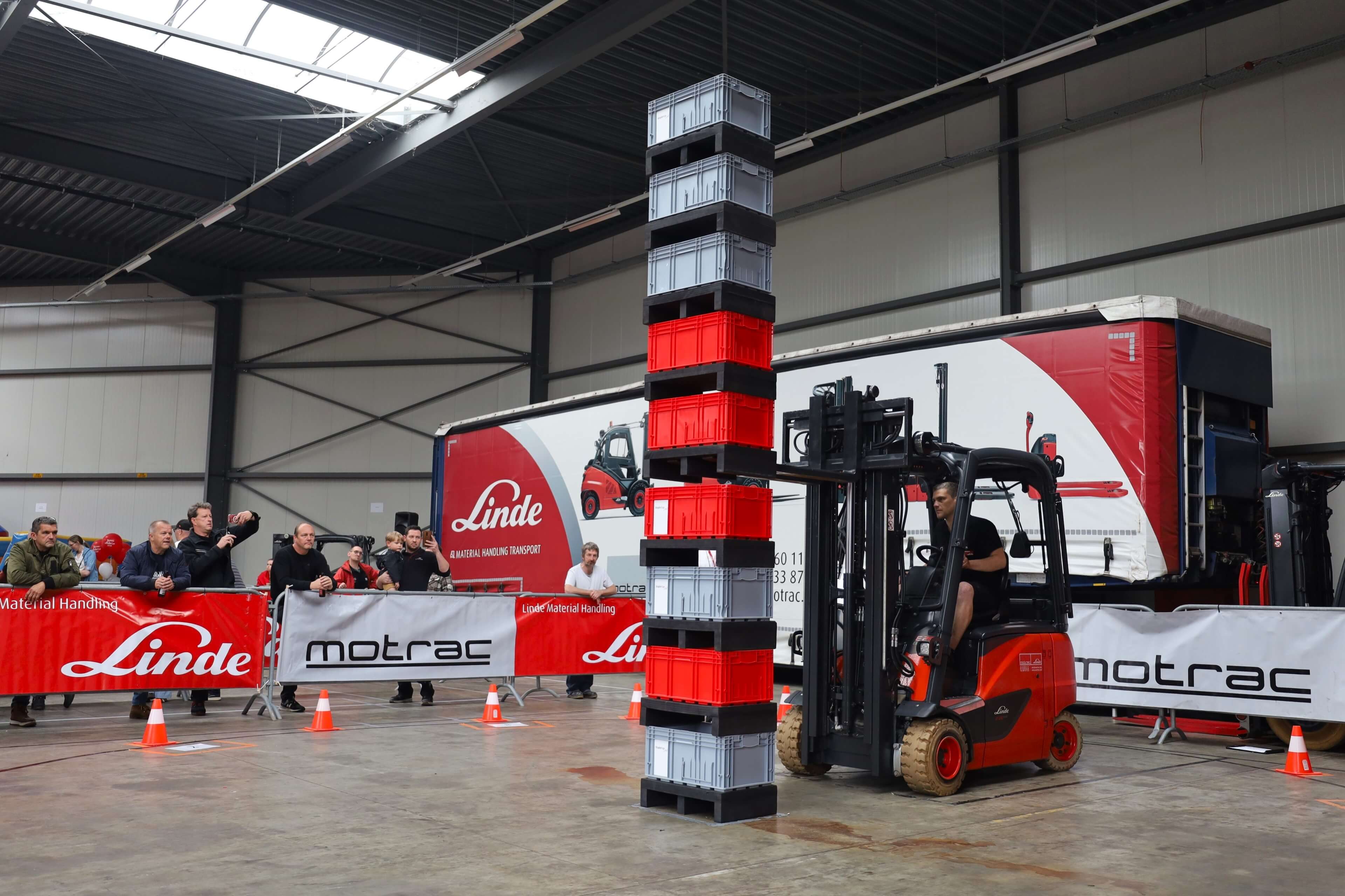 Hoge toren van 9 bakken