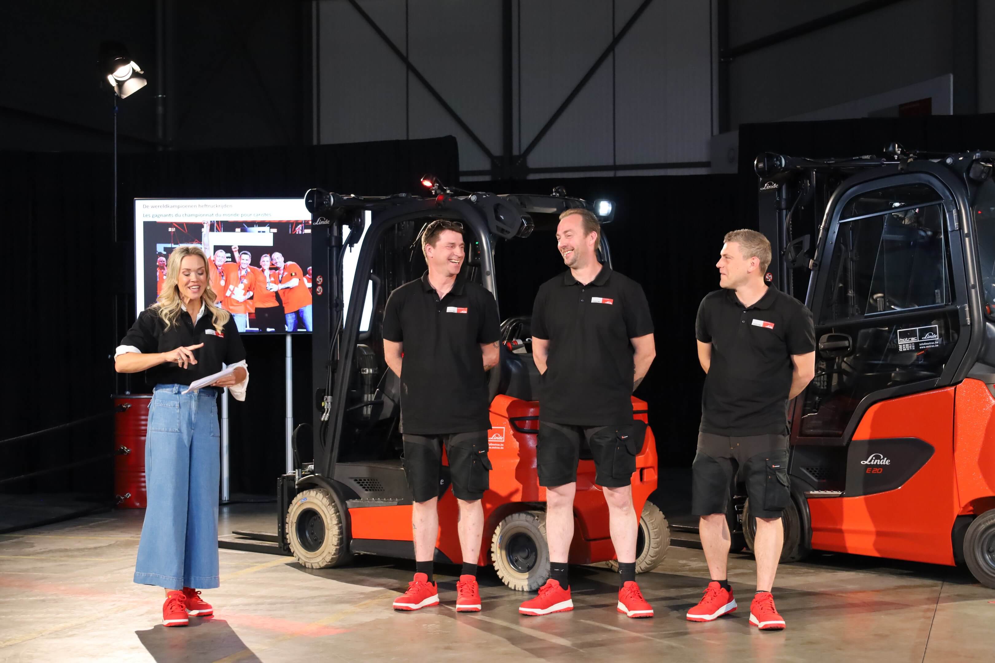 Virginie Claes en de regerende wereldkampioenen heftruckrijden