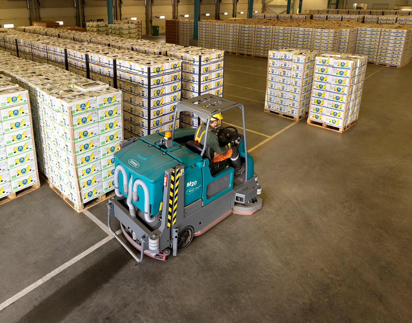 Veegschrobmachine Tennant M20 i retail voedingssector bij Eurofruitports